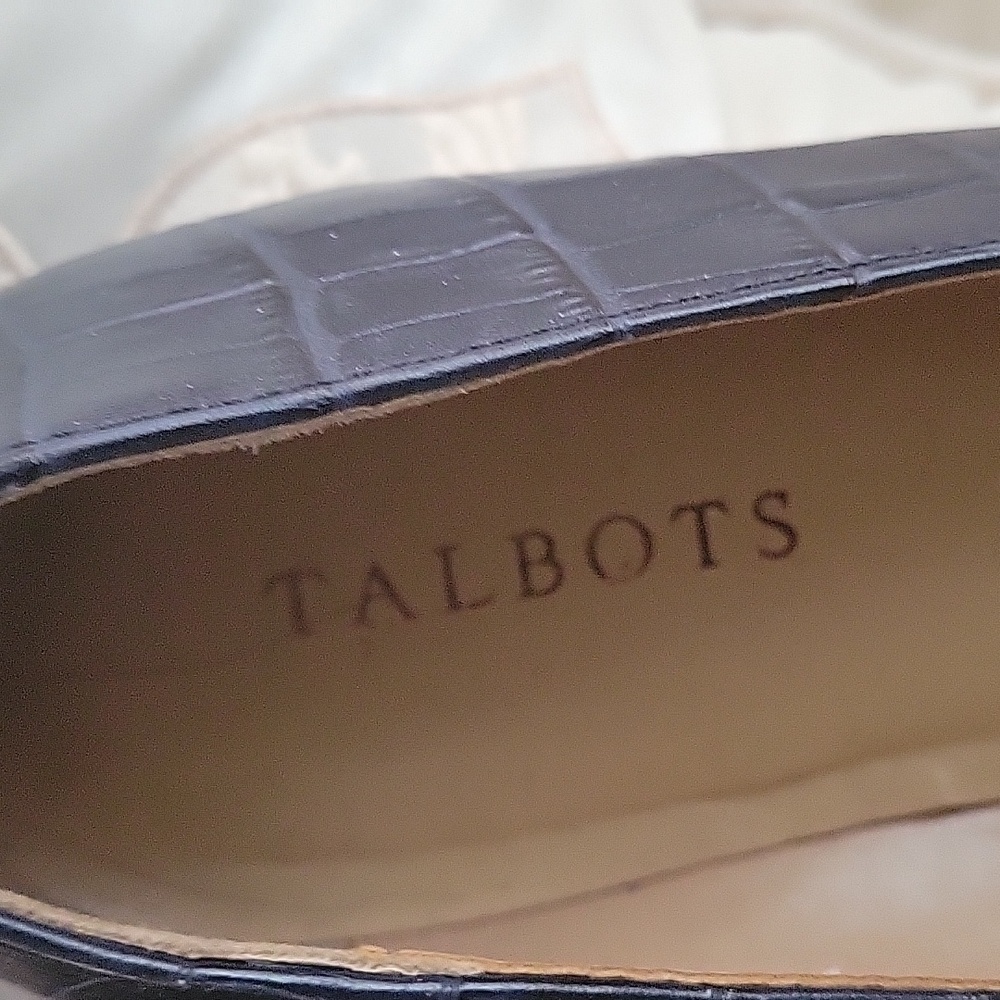 Shoes - Picture 3 of 6